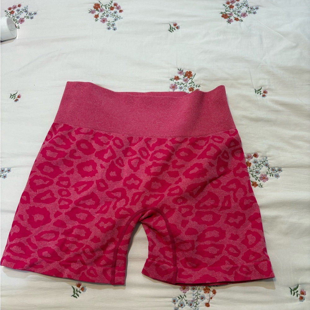 Vibrant Pink Leopard Women's Bike Shorts